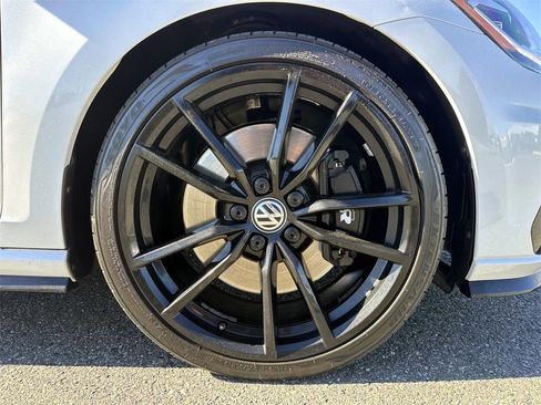 Used 2019 Volkswagen Golf R DCC & Navigation 4Motion image 10