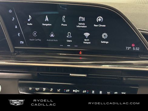Used 2022 Cadillac Escalade Premium Luxury w/ Performance Package AWD/4WD image 21