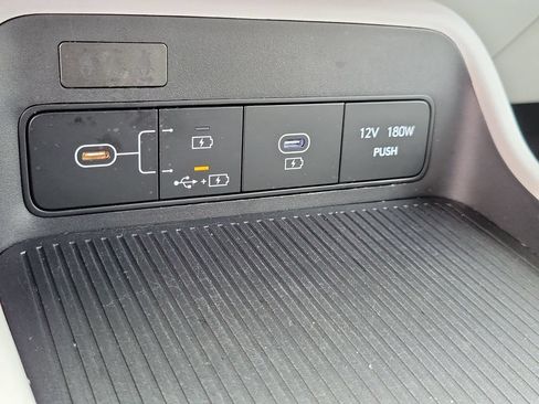 Used 2025 Hyundai Kona SEL FWD image 29