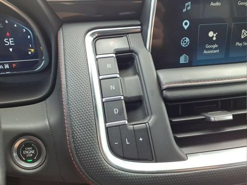 Used 2022 Chevrolet Suburban RST w/ Luxury Package AWD/4WD image 23