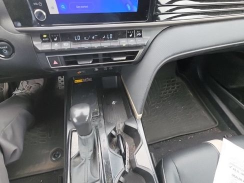 Used 2025 Toyota Camry SE w/ Convenience Package AWD/4WD image 11