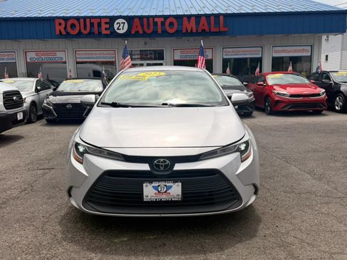 Used 2023 Toyota Corolla LE FWD image 3