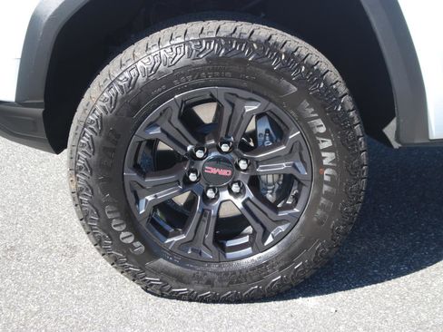 Used 2025 GMC Canyon Elevation w/ Convenience Package image 34