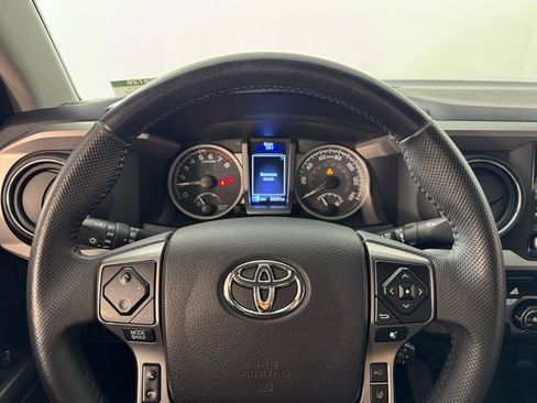 Used 2021 Toyota Tacoma SR5 w/ SR5 Appearance Package (SM) RWD image 14