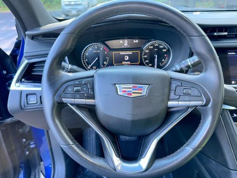 Used 2023 Cadillac XT6 Luxury FWD image 16