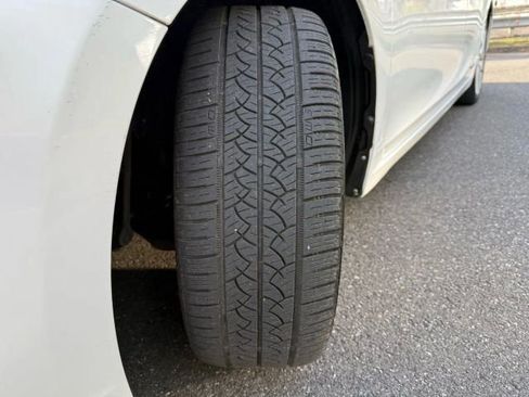 Used 2014 Lexus CT 200h image 32