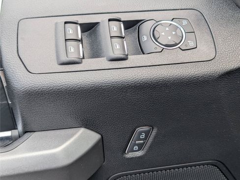 Used 2019 Ford F150 XLT w/ Equipment Group 302A Luxury AWD/4WD image 17