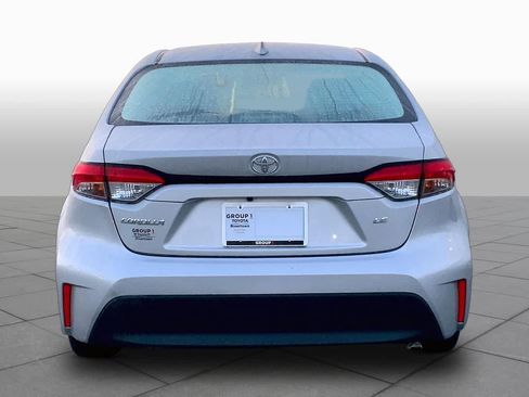 Used 2024 Toyota Corolla LE FWD image 5