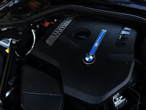 Used 2018 BMW 740e xDrive image 40