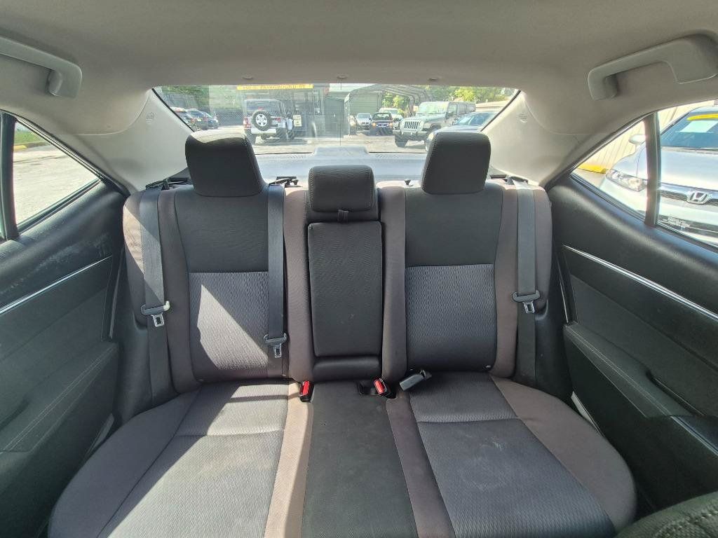 Used 2019 Toyota Corolla LE FWD image 14