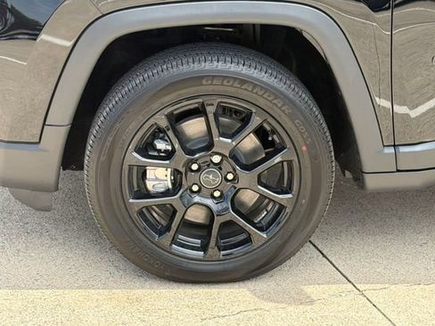 New 2026 Jeep Compass Latitude AWD/4WD image 12