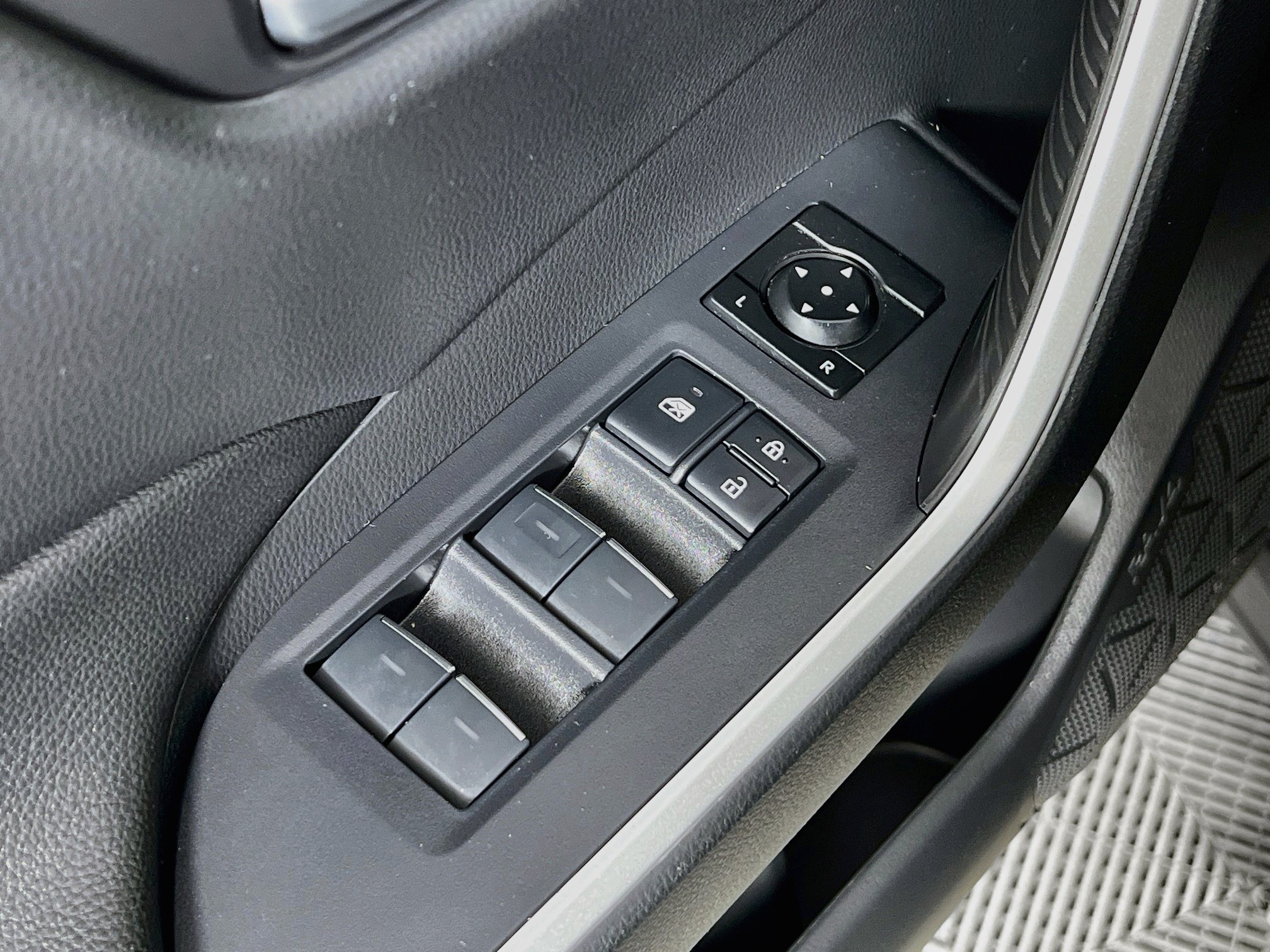Used 2025 Toyota RAV4 SE w/ Weather & Moonroof Package AWD/4WD image 19