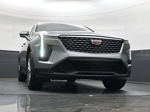 Used 2025 Cadillac XT4 Premium Luxury FWD image 39