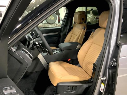 New 2026 Land Rover Discovery Limited Edition image 9