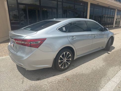 Used 2018 Toyota Avalon XLE Premium FWD image 10