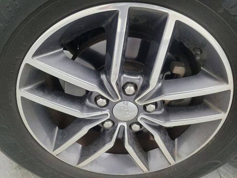 Used 2018 Jeep Grand Cherokee Limited w/ Trailer Tow Group IV image 31