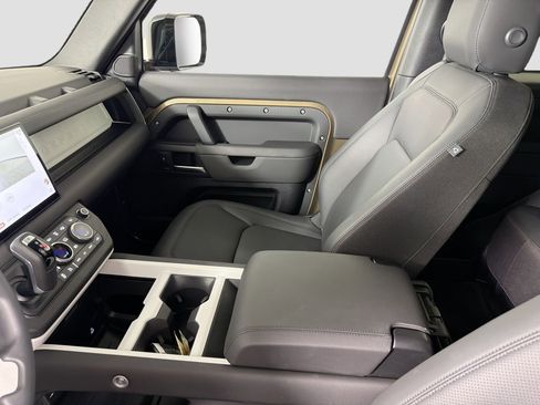 Certified 2025 Land Rover Defender 90 S image 26