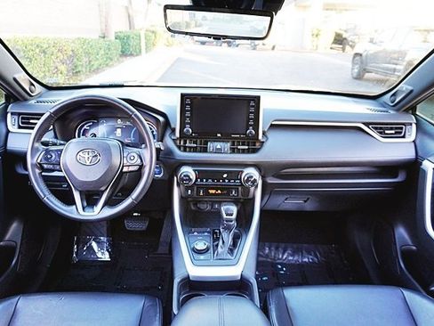 Used 2020 Toyota RAV4 XSE image 19