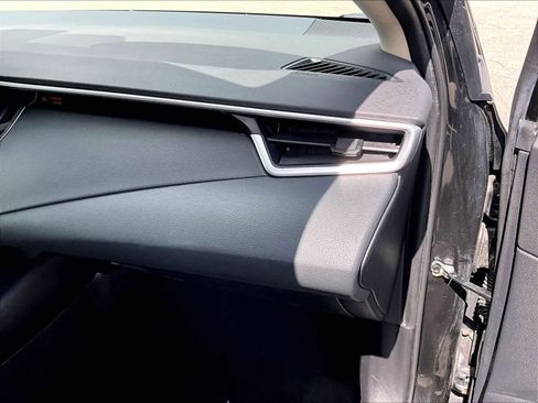 Used 2020 Toyota Corolla LE FWD image 13