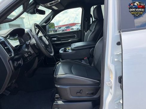 Used 2026 RAM 2500 Laramie AWD/4WD image 9