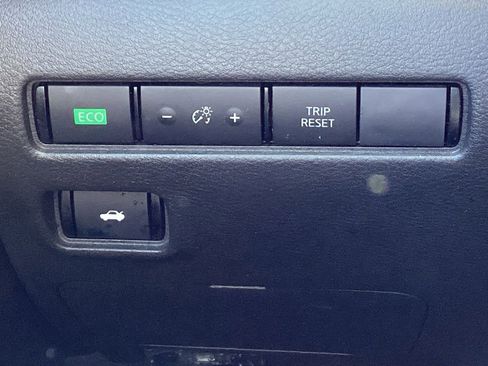 Used 2025 Nissan Sentra SV FWD image 22