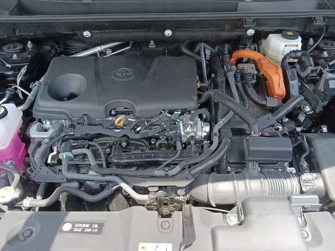 Used 2025 Toyota RAV4 LE AWD/4WD image 33