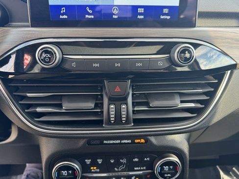 Used 2020 Ford Escape Titanium image 21