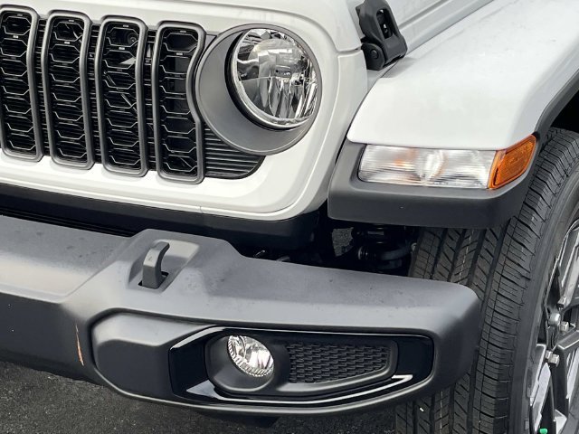 New 2026 Jeep Gladiator Sport AWD/4WD image 9