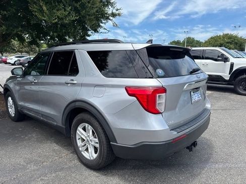 Used 2021 Ford Explorer XLT RWD image 11