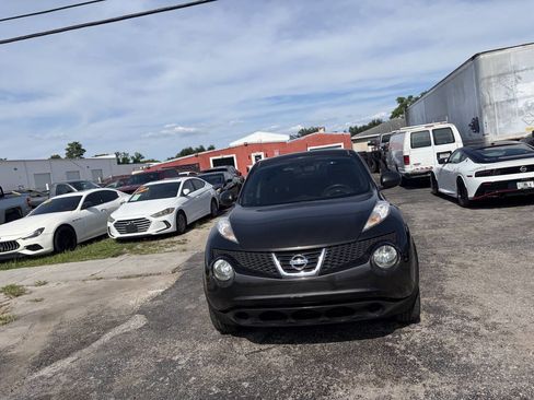 Used 2011 Nissan Juke SV FWD image 1