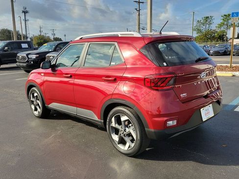 Used 2023 Hyundai Venue SEL w/ Cargo Package image 4