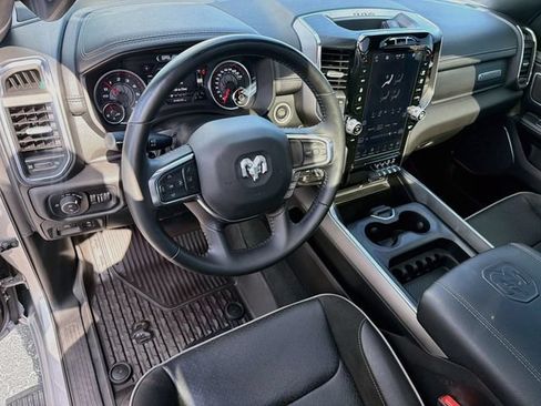 Used 2024 RAM 1500 Laramie AWD/4WD image 9