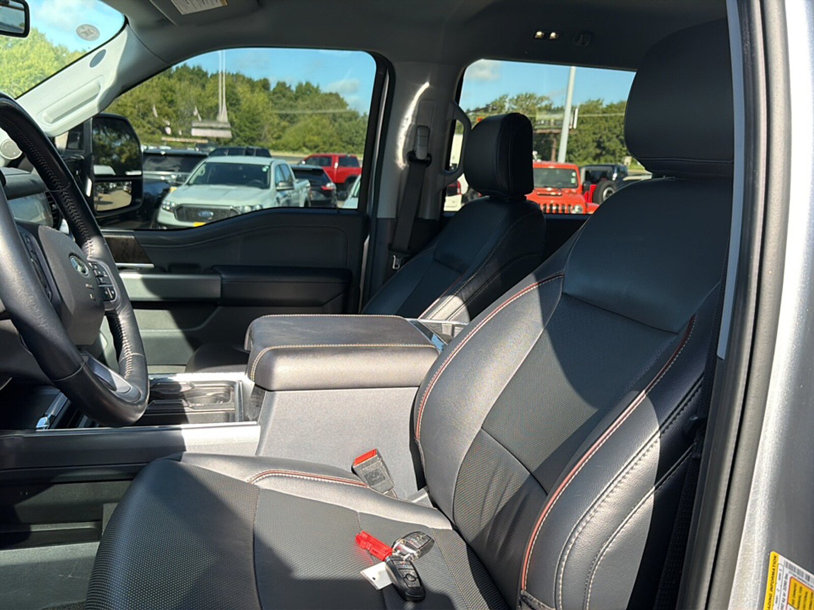 Used 2024 Ford F250 Lariat w/ Sport Appearance Package AWD/4WD image 28