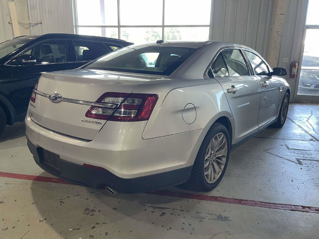 Used 2019 Ford Taurus Limited FWD image 6