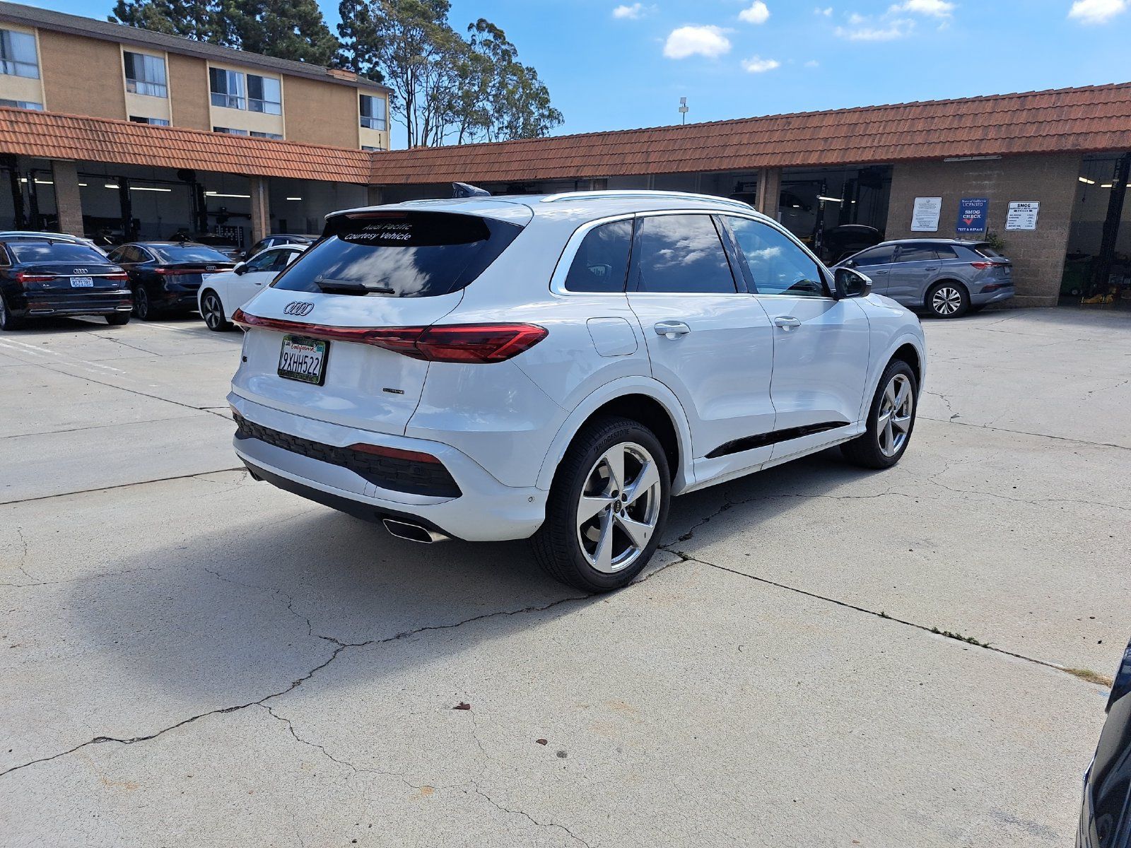 Used 2025 Audi Q5 Premium Plus w/ Premium Plus AWD/4WD image 5