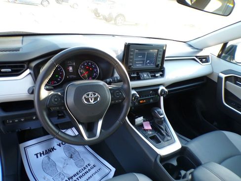 Used 2019 Toyota RAV4 XLE Premium w/ Cold Weather Package AWD/4WD image 13