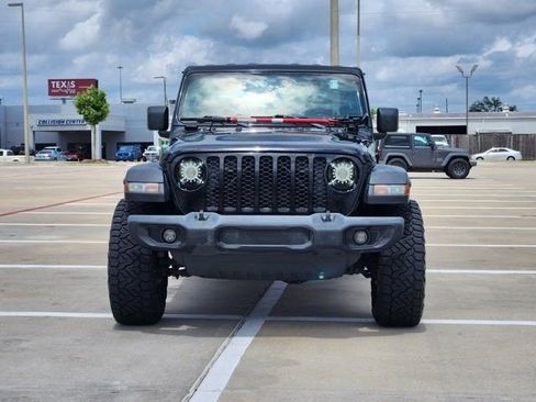 Used 2020 Jeep Gladiator Sport w/ Quick Order Package 24S AWD/4WD image 2