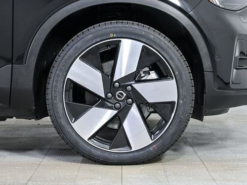 Certified 2023 Volvo C40 P8 Recharge Ultimate w/ Protection Package Premier image 40