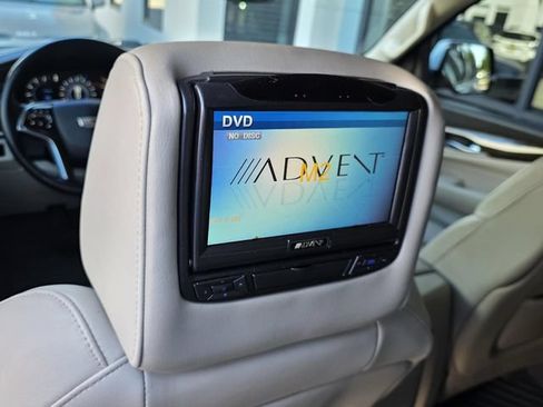 Used 2019 Cadillac Escalade Luxury RWD image 10