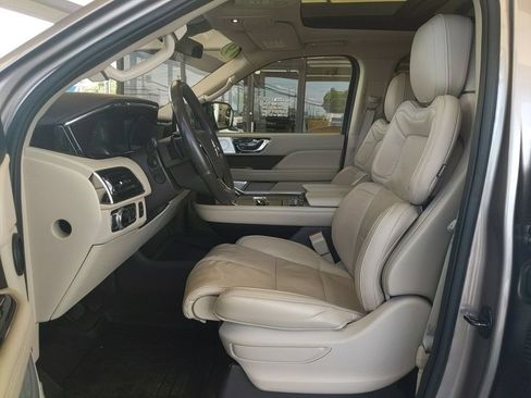 Used 2019 Lincoln Navigator Reserve w/ Cargo Package AWD/4WD image 12