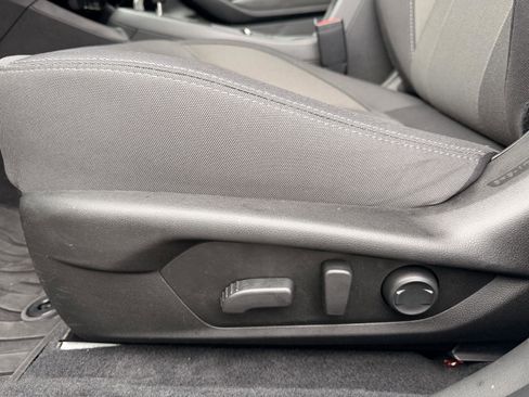 Certified 2025 Subaru Crosstrek 2.0i Premium image 16