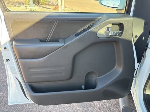 Used 2018 Nissan Frontier PRO-4X w/ Pro-4x Luxury Package image 19