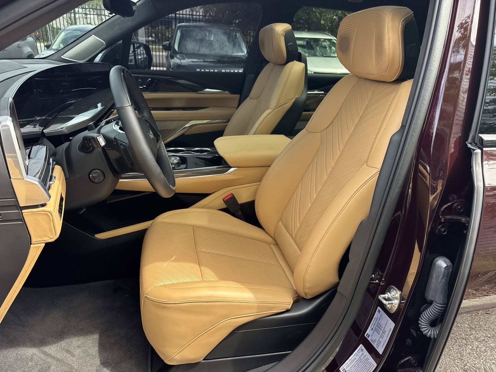 Used 2026 Cadillac Escalade IQ Luxury 2 w/ LPO, Radiant Package AWD/4WD image 25