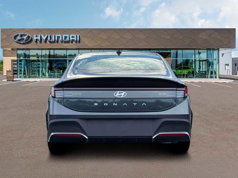 New 2026 Hyundai Sonata SE FWD image 6
