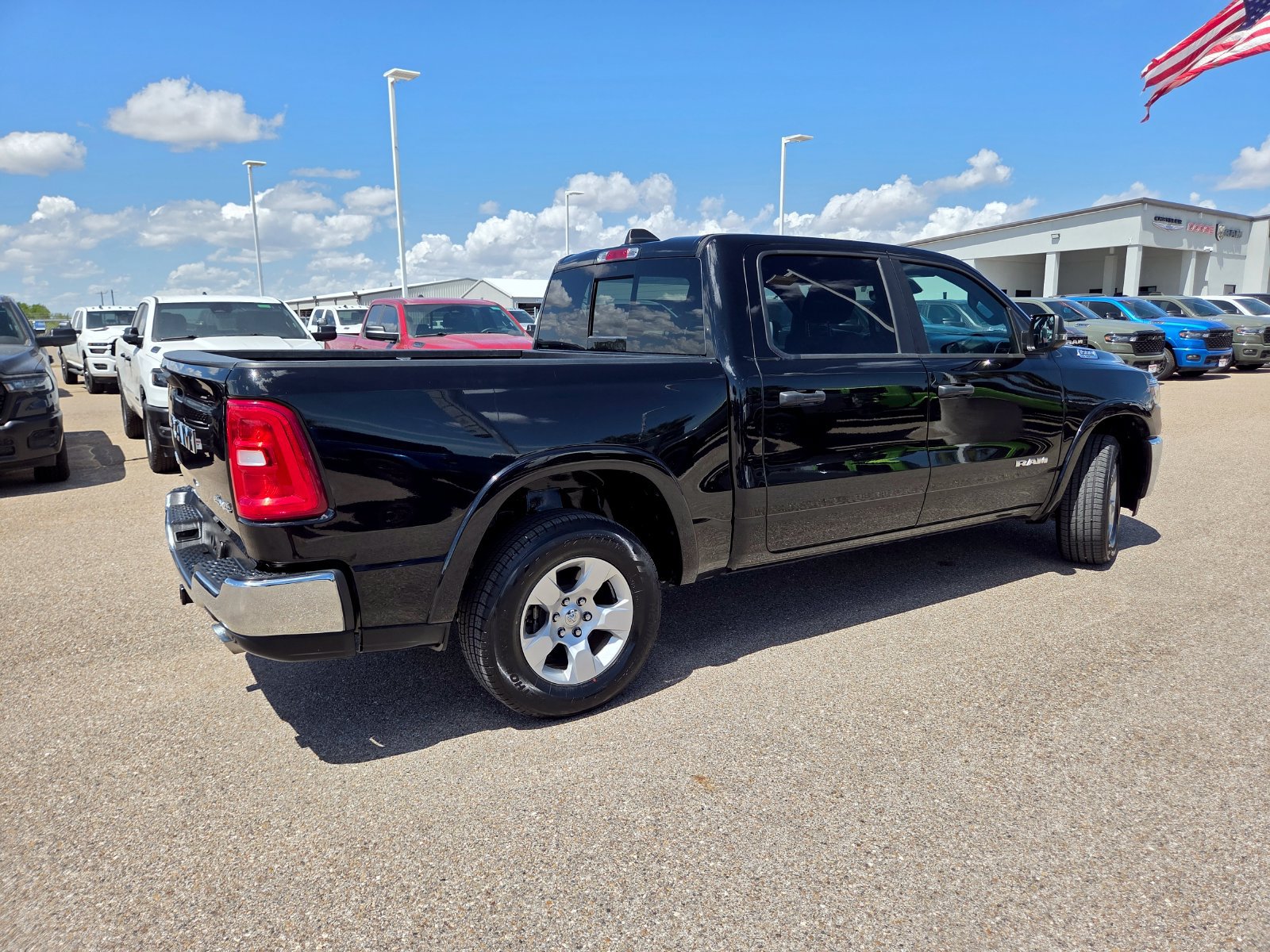 Used 2025 RAM 1500 Big Horn AWD/4WD image 9