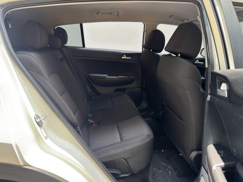 Used 2020 Kia Sportage LX FWD image 33