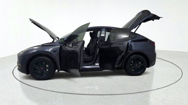 Used 2024 Tesla Model Y 2WD image 14