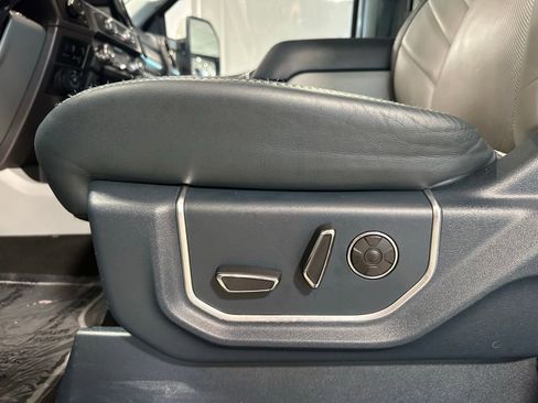 Used 2022 Ford F450 Limited w/ FX4 Off-Road Package image 13
