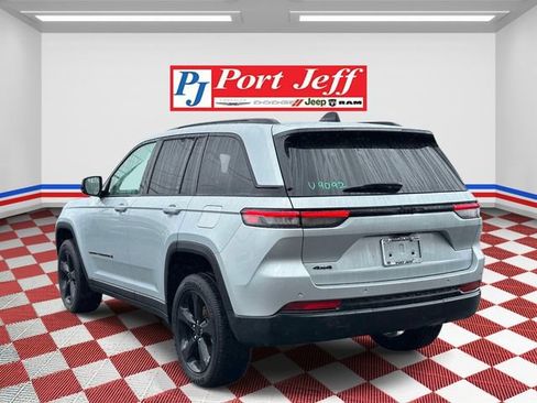 Certified 2023 Jeep Grand Cherokee Altitude AWD/4WD image 5