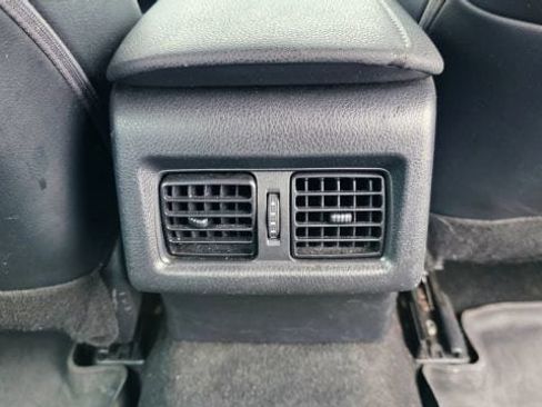 Used 2022 Toyota Camry XLE FWD image 37